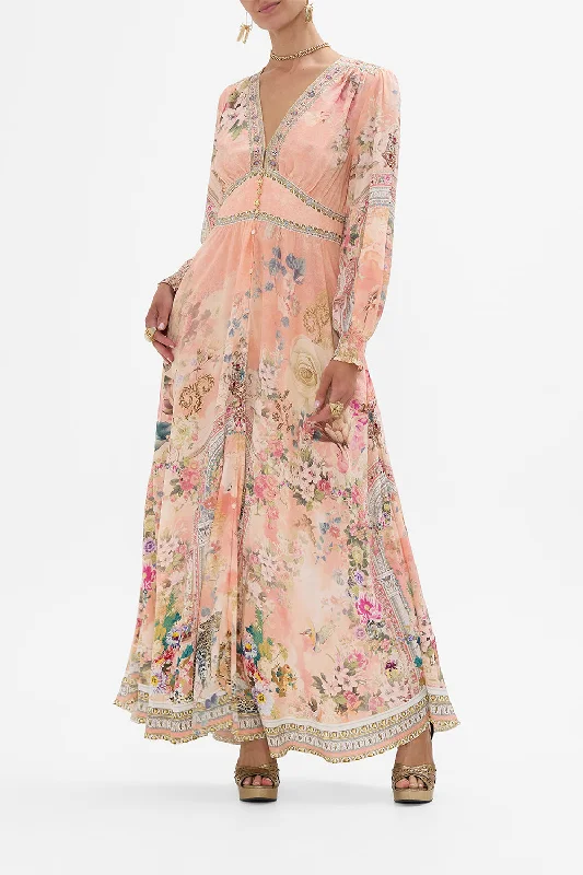 Metallic maxi dresses for a glamorous New Year's Eve partyBUTTON DRESS WITH SHAPED WAISTBAND THE JEWELLERY PALACE
