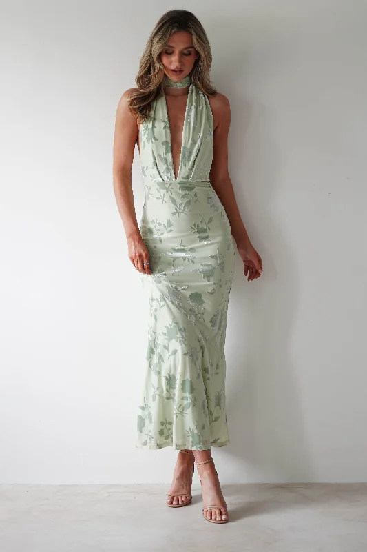 Maxi dresses with pocket details for added functionalityTara Floral Jacquard Maxi Dress | Sage