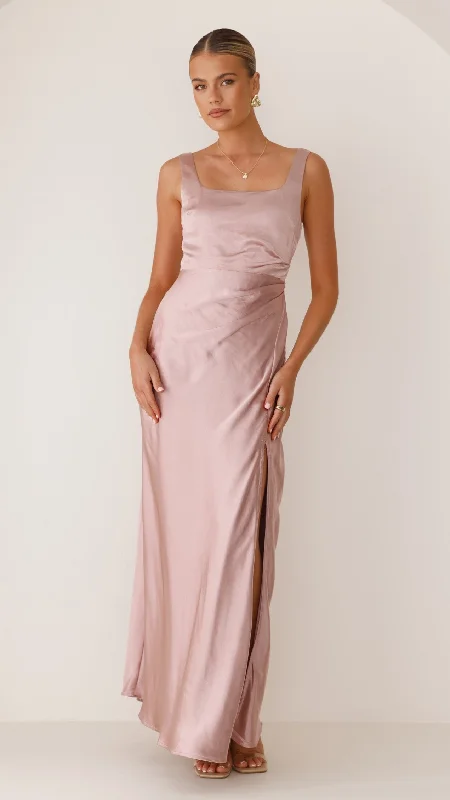Maxi dresses with an asymmetric hem for a fashion - forward and eye - catching designAlaria Maxi Dress - Dusty Pink