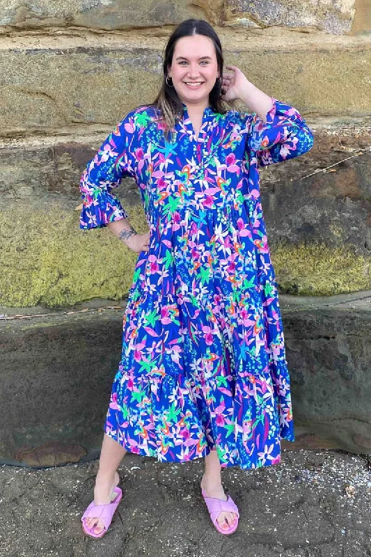 Animal print maxi dresses for a statement - making outfitCarol Maxi Dress Blue Floral