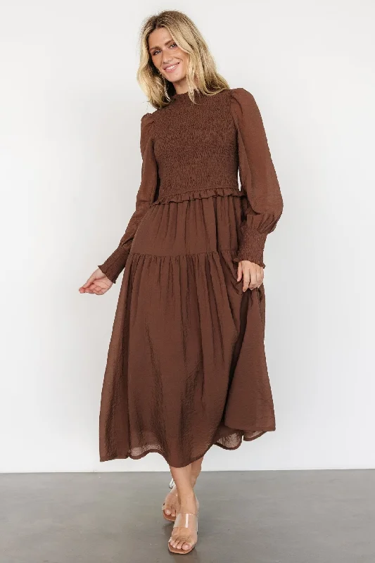 Linen maxi dresses for a breathable and lightweight summer optionDaria Smocked Maxi Dress | Brown Linen maxi dresses for a breathable and lightweight summer optionDaria Smocked Maxi Dress | Brown