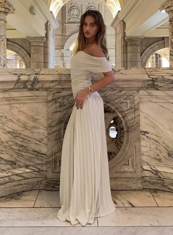 Maxi dresses with one - shoulder designs for a stylish and asymmetric lookField Of Dreams Maxi Dress Oatmeal