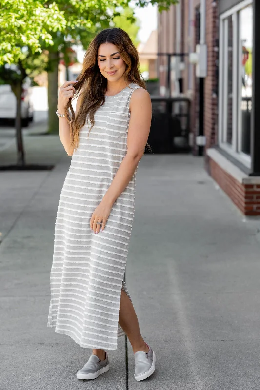 Maxi dresses with ribbed textures for a unique and tactile lookScalloped Stripes Side Slit Maxi Dress