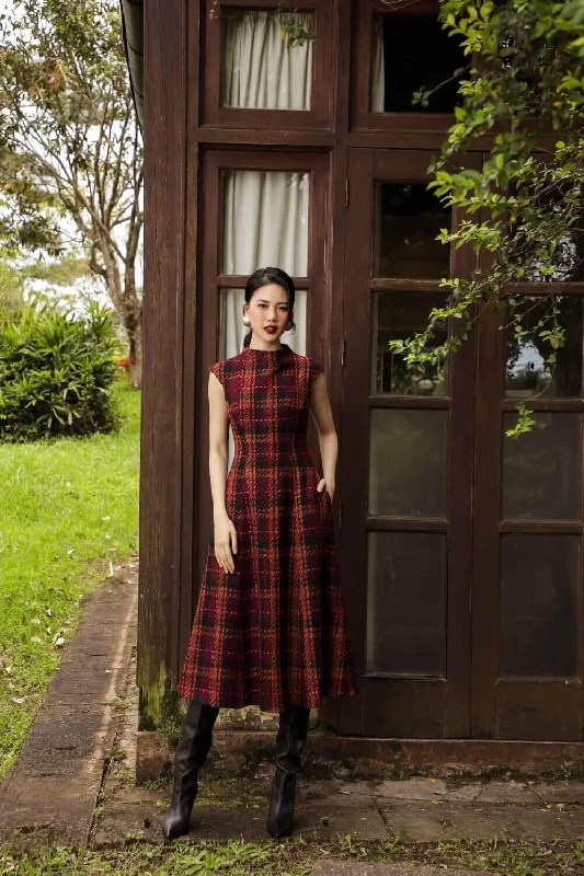 Midi dresses with animal prints for a bold and confident appearanceAnya Fit and Flare Round Neck Tweed Dress