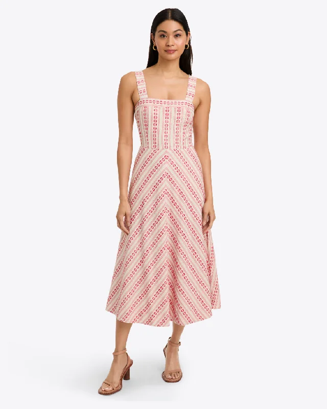 Maxi - inspired midi dresses with flowing fabrics for a beachy vibeHarper Love Circle Dress