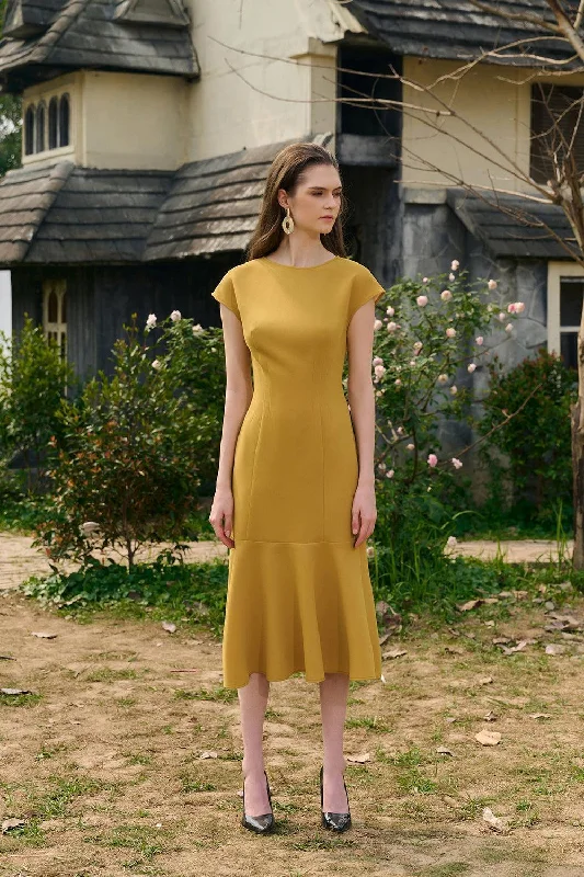 Midi dresses with sheer panels for a touch of allureLallan Mermaid Short Sleeved Crepe Midi Dress