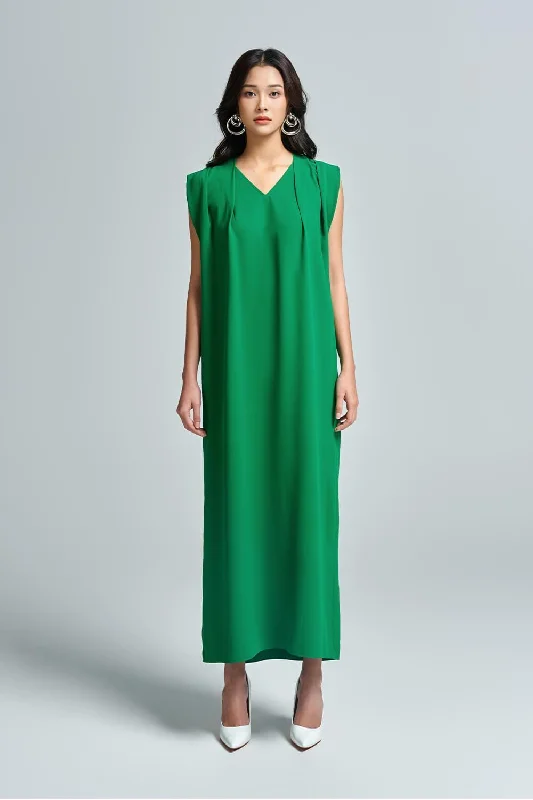 Midi dresses with embroidered accents for a unique and detailed designMelisa Straight Sleeveless Crepe Midi Dress Midi dresses with embroidered accents for a unique and detailed designMelisa Straight Sleeveless Crepe Midi Dress