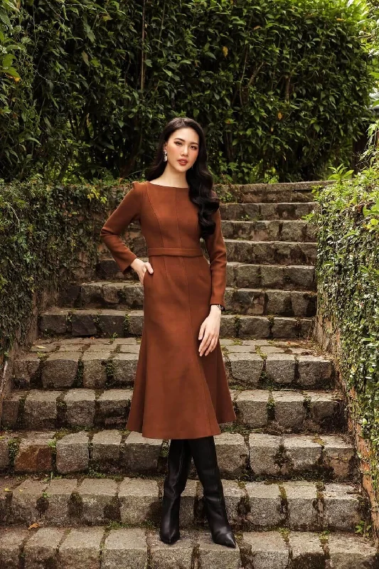 Midi dresses with halter necks for a stylish and comfortable optionMelling Long Sleeves Dress