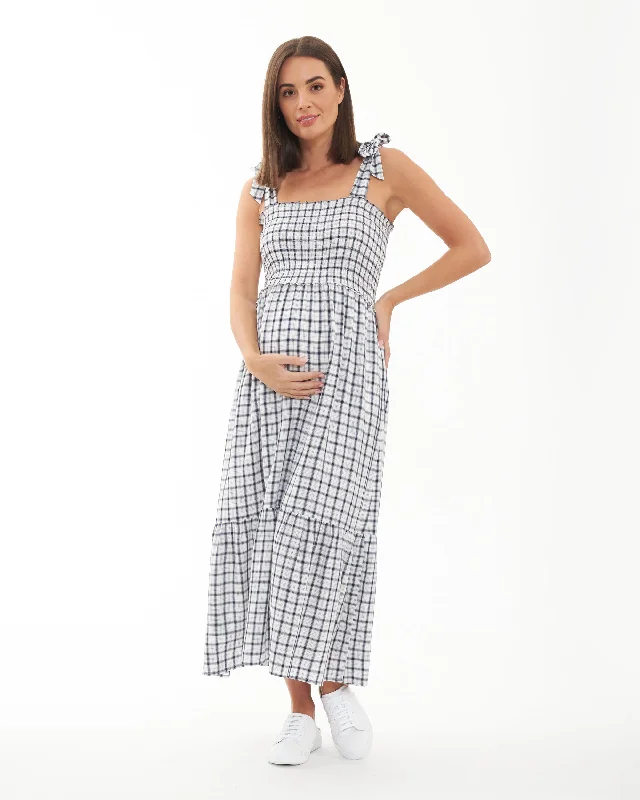 Midi dresses with side slits for a sexy and elegant appearancePhoebe Smocked Dress White / Navy