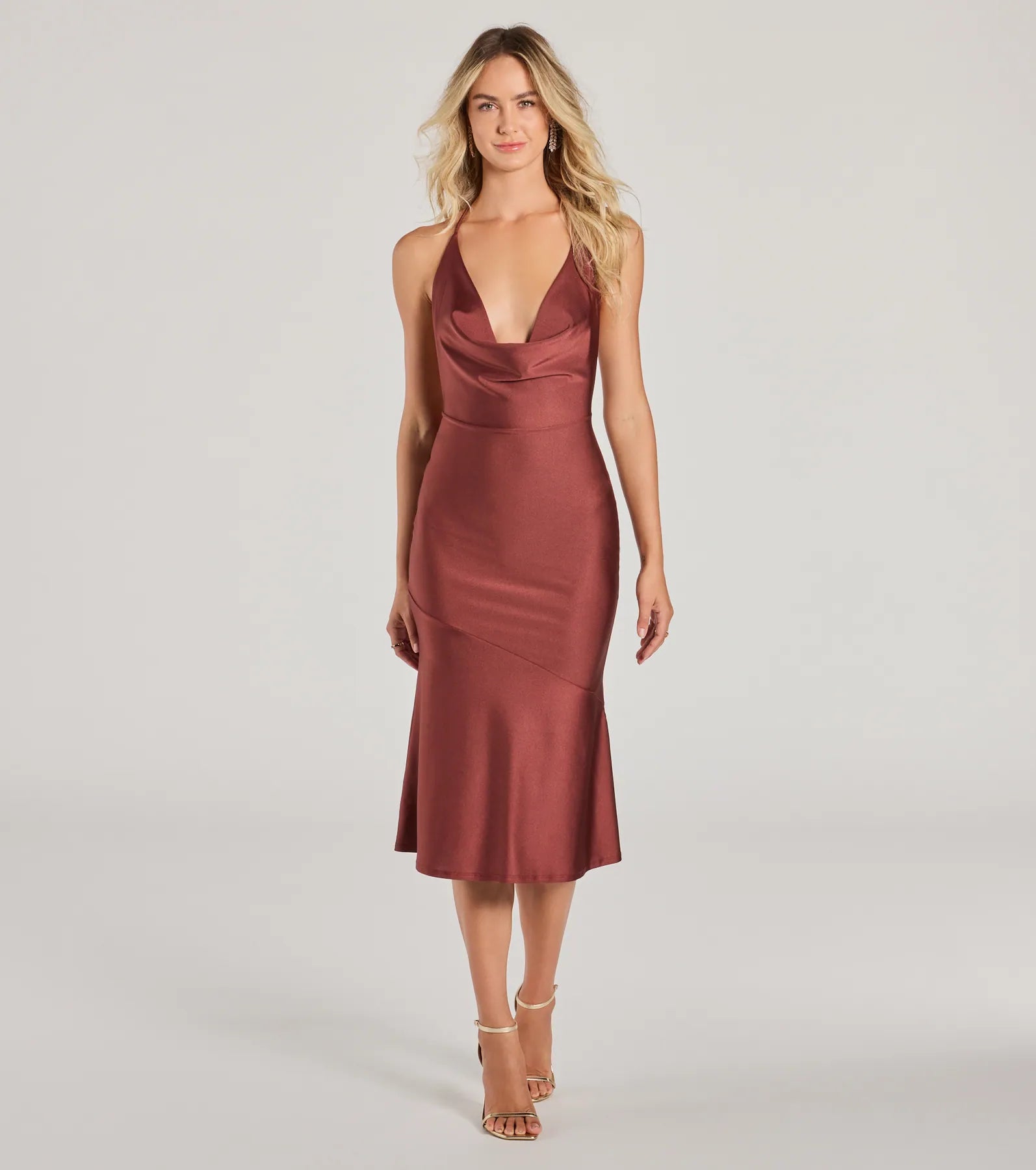 Midi dresses with embroidered accents for a unique and detailed designRemarkable Appeal Cowl Halter A-Line Midi Dress Midi dresses with embroidered accents for a unique and detailed designRemarkable Appeal Cowl Halter A-Line Midi Dress