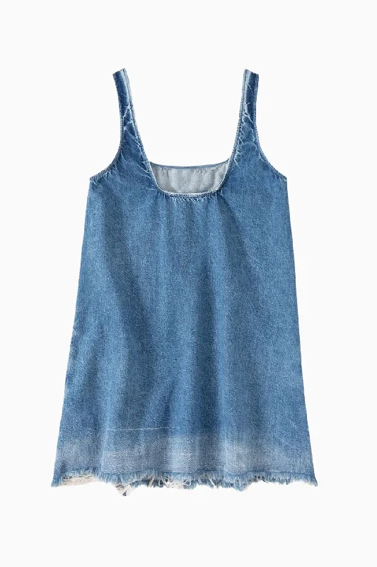 Oversized Denim Top for a Relaxed and Casual VibeClosed Denim Strap Dress - Dark Blue Oversized Denim Top for a Relaxed and Casual VibeClosed Denim Strap Dress - Dark Blue
