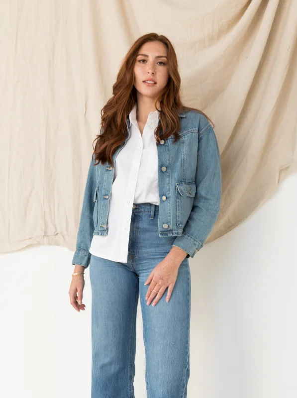 Women's nursing work pants Straight - leg women jeans with a classic and timeless appeal Aspen Cropped Jacket - Sky Blue Wash