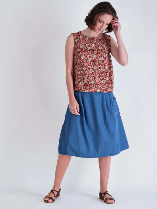 Women's on - sale casual pants Light - wash women jeans for a fresh and summery appearance Eve Cotton Knee Length Skirt | Denim Women's on - sale casual pants Light - wash women jeans for a fresh and summery appearance Eve Cotton Knee Length Skirt | Denim