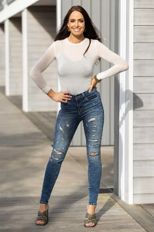 Women's pants for theme park visits Mom jeans for a nostalgic and casual look Felix Highwaisted Long Jean Women's pants for theme park visits Mom jeans for a nostalgic and casual look Felix Highwaisted Long Jean