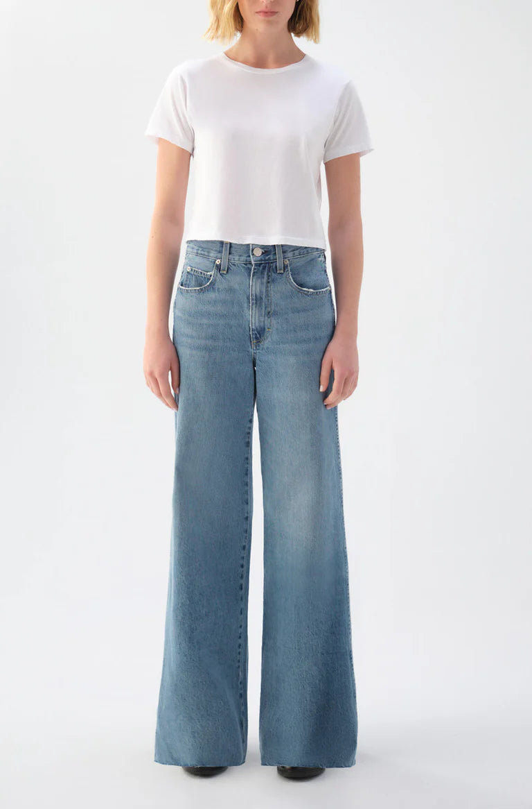 Women's pants for music festivals Ripped women jeans for a rebellious and fashion - forward style AMO FRIDA JEAN