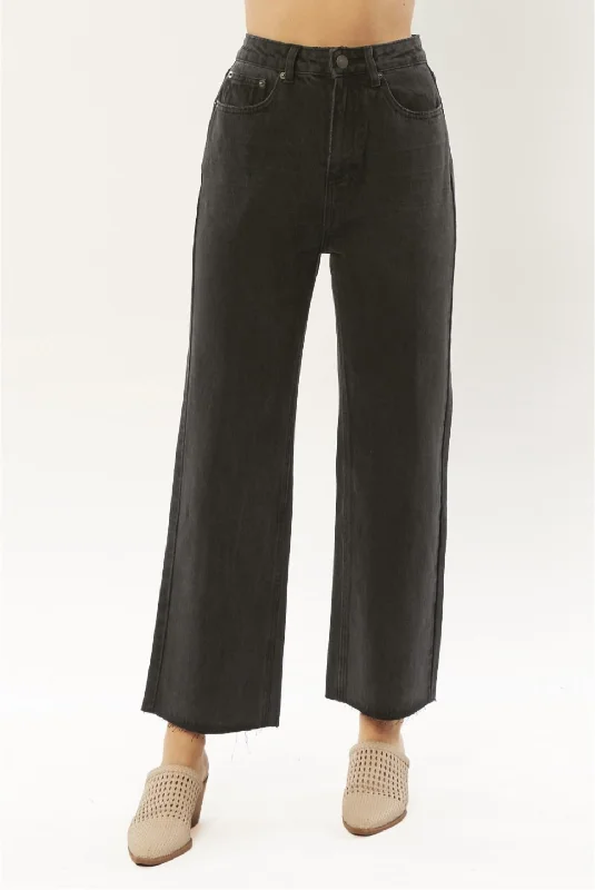 Women's pants with wrinkle - resistant material Cargo women jeans with multiple pockets for added functionality Gabi Crop Flare Denim Pant In Washed Black