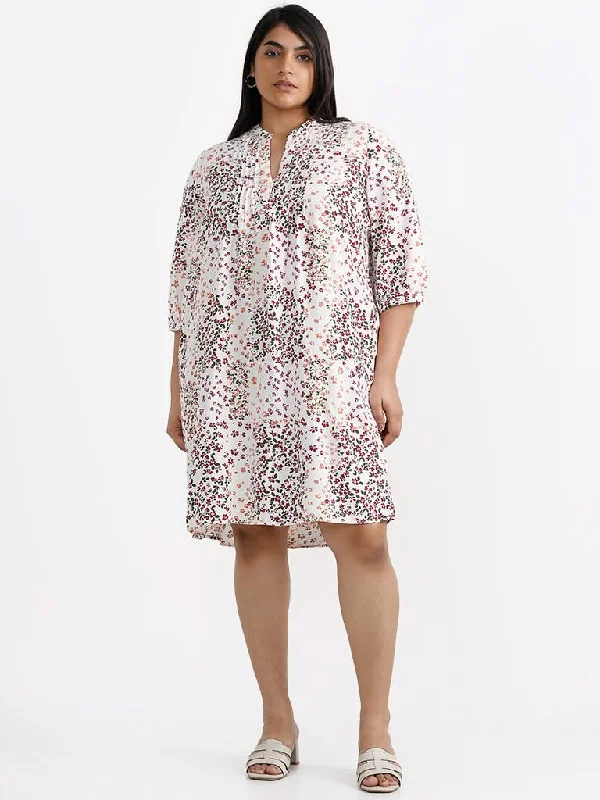 Women's leather moto pants Wide - leg women jeans for a modern and relaxed vibe Gia Curves White Floral-Patterned Dress Women's leather moto pants Wide - leg women jeans for a modern and relaxed vibe Gia Curves White Floral-Patterned Dress