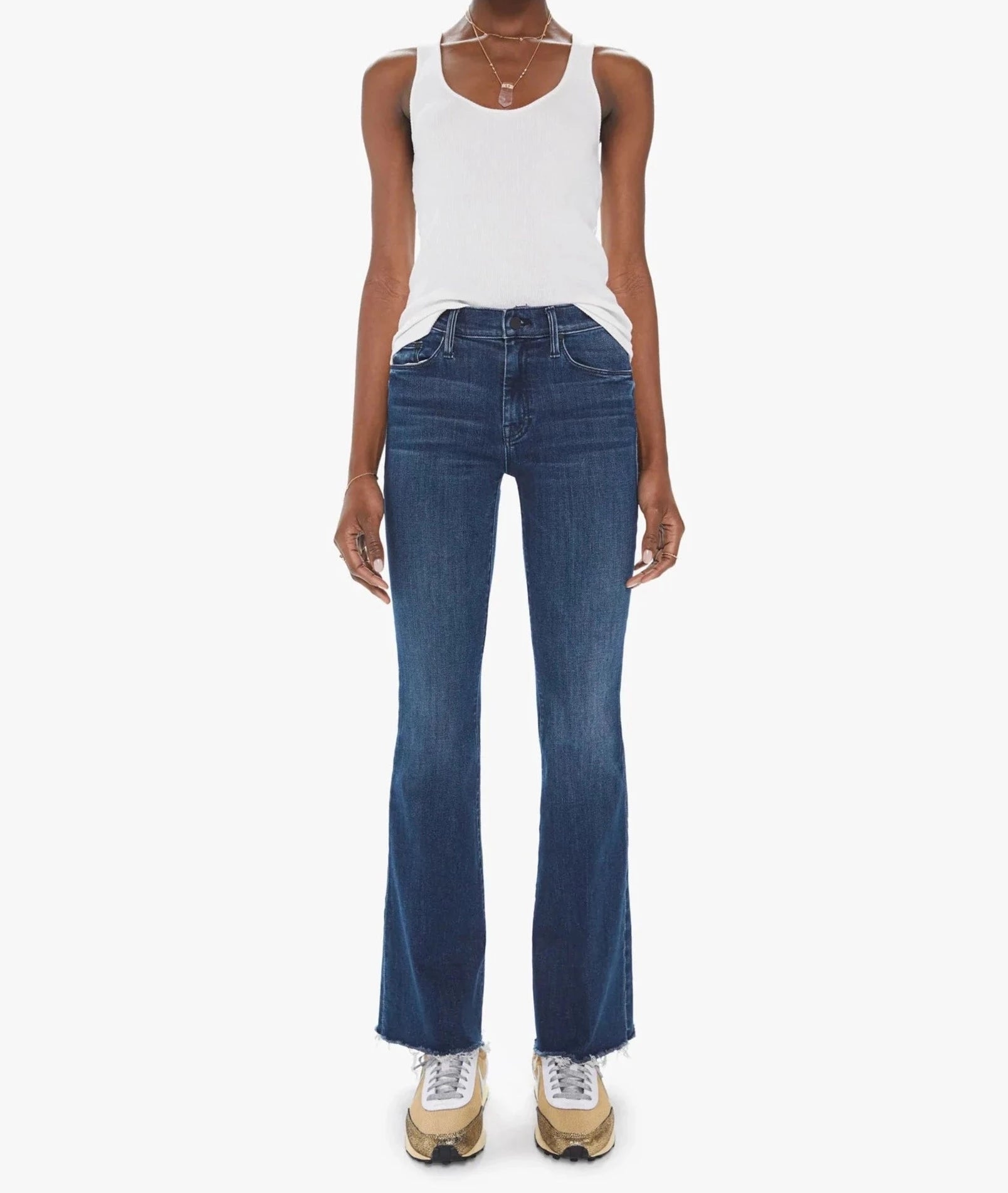 Women's hand - made artisanal pants Acid - wash women jeans with a retro finish MOTHER DENIM THE WEEKENDER FRAY