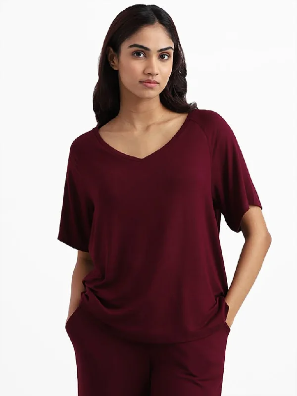 Women's pocket - equipped casual pants Button - fly women jeans with a traditional touch Wunderlove Sleepwear Supersoft Burgundy Claret Lounge Top