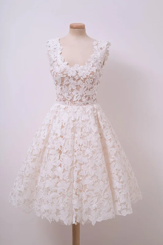 Party dresses with a tiered skirt for a fun and voluminous styleA-line Ivory Lace Homecoming Dresses Square Neck Short Prom Dress PD312 Party dresses with a tiered skirt for a fun and voluminous styleA-line Ivory Lace Homecoming Dresses Square Neck Short Prom Dress PD312