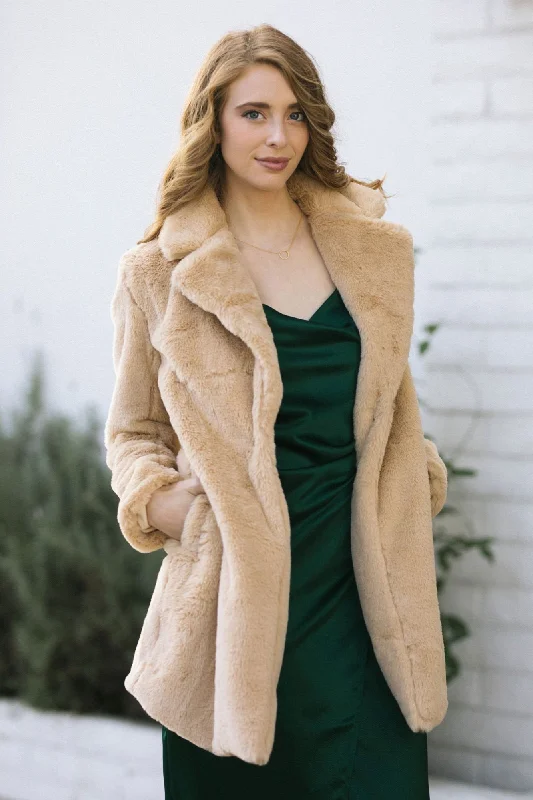 Wedding guest dresses with button - down fronts and A - line silhouettesAlicia Faux Fur Coat Wedding guest dresses with button - down fronts and A - line silhouettesAlicia Faux Fur Coat