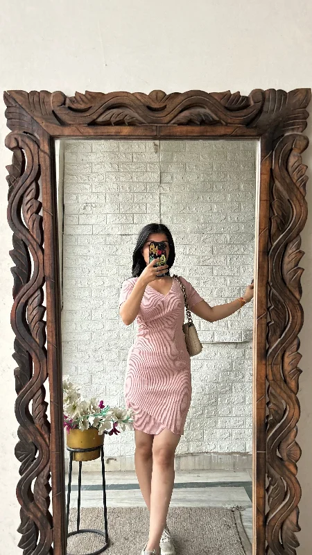 Bodycon dress with a zipper detail​Cute dresss 32-34 bust/l:33