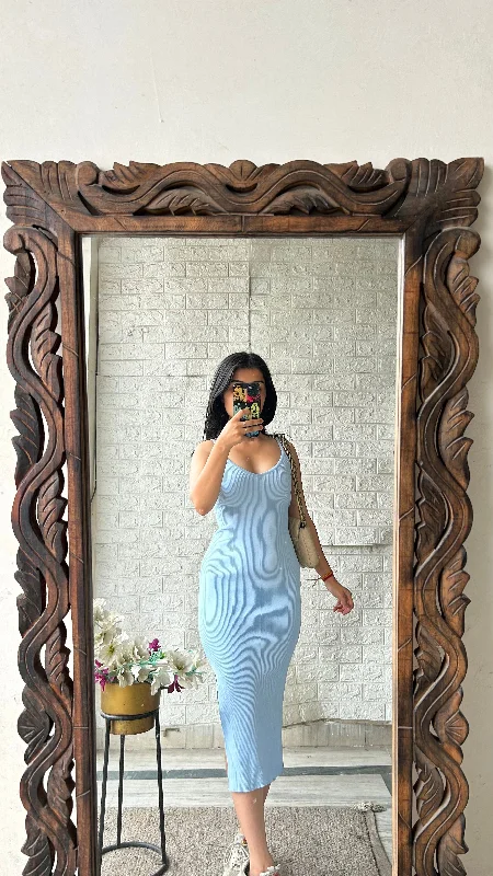 Bodycon dress with a ruched design for added texture​Cute dressss 30-32 bust