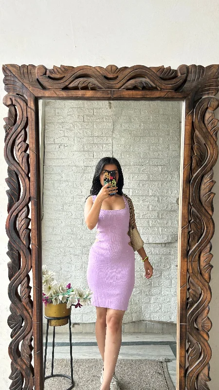Bodycon dress with a cut - out detail for a sexy appealCute dresssss 30-32 bust/l:32 Bodycon dress with a cut - out detail for a sexy appealCute dresssss 30-32 bust/l:32