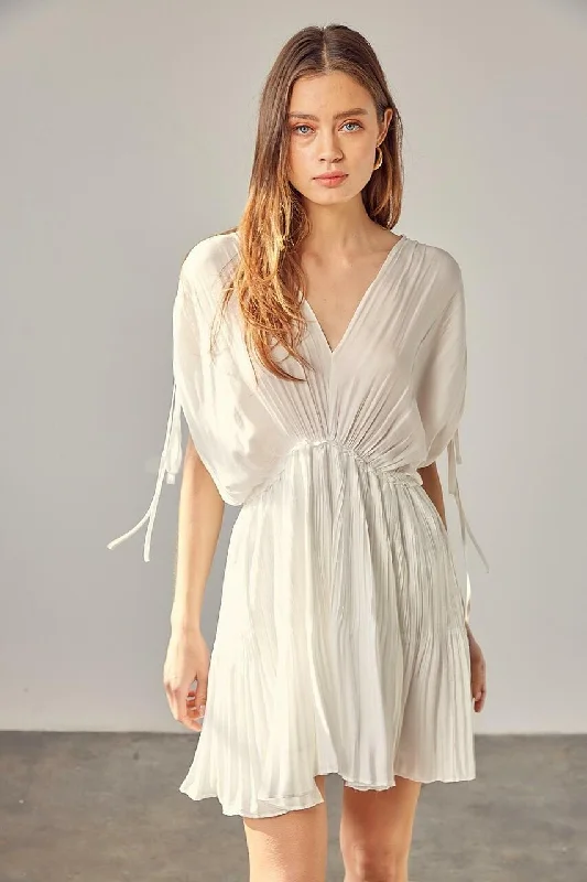 Printed wedding guest dresses with tropical motifs for beach weddingsKayla White Dolman Short Sleeve Mini Dress Printed wedding guest dresses with tropical motifs for beach weddingsKayla White Dolman Short Sleeve Mini Dress