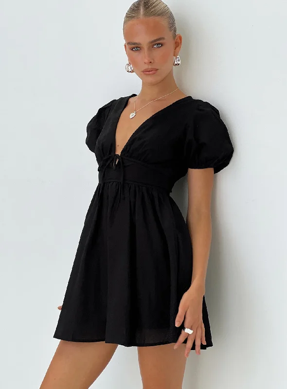 Sleeveless cocktail dresses in a silk - blend fabric for a luxurious feelRaleigh Mini Dress Black Sleeveless cocktail dresses in a silk - blend fabric for a luxurious feelRaleigh Mini Dress Black