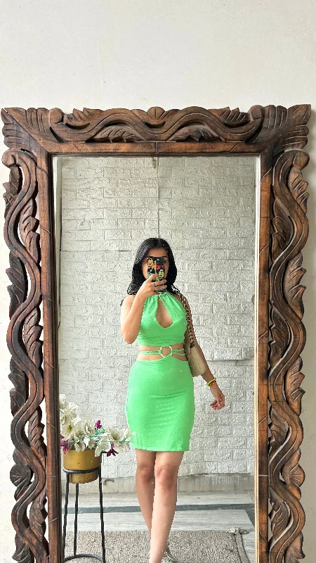Bodycon dress with a lace - up front​Sexy dressss 32-34 bust/l:32