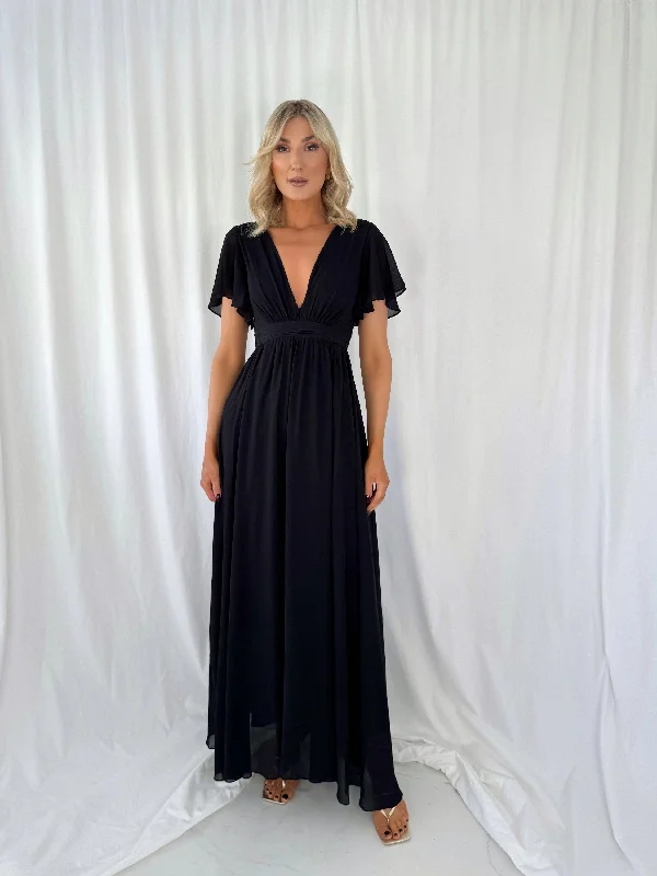Wedding guest dresses with fringe accents for a bohemian - inspired weddingTacha Short Sleeves Maxi Dress - Black