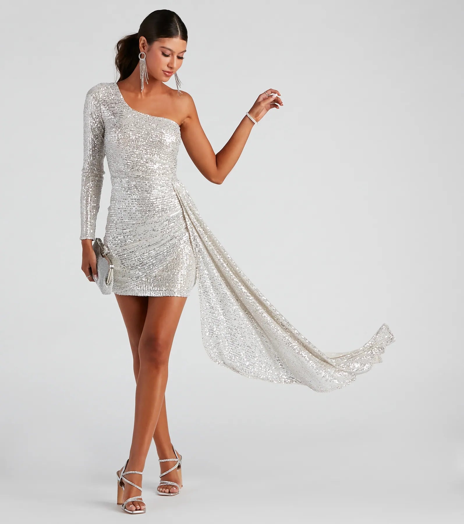 Cocktail dresses with a velvet - trimmed collar and a short skirtTalulla Formal One-Shoulder Sequin Mini Dress
