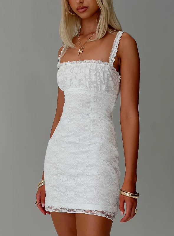 Cocktail dresses with a pom - pom trim and a short - sleeved styleWignall Mini Dress White Cocktail dresses with a pom - pom trim and a short - sleeved styleWignall Mini Dress White