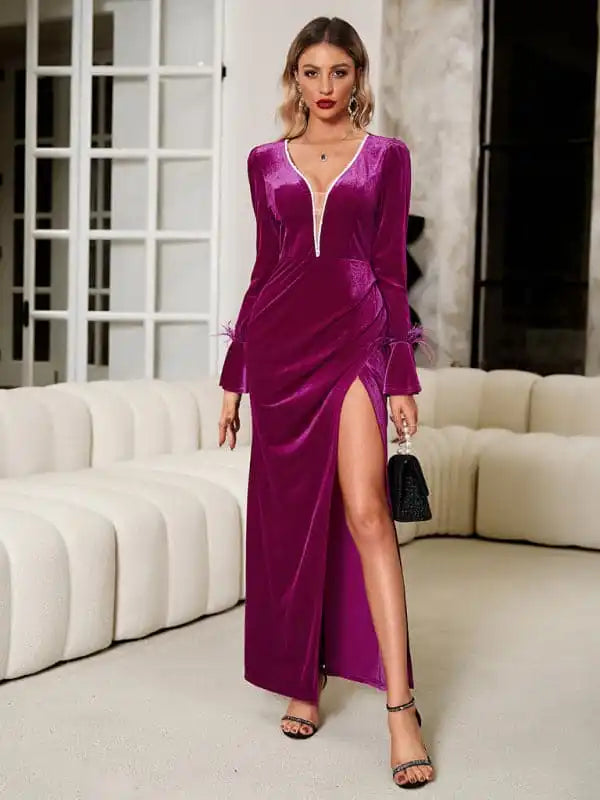Cocktail dresses with a mesh panel and a high - neck designWomen’s sexy slim fit V-neck velvet dress Cocktail dresses with a mesh panel and a high - neck designWomen’s sexy slim fit V-neck velvet dress