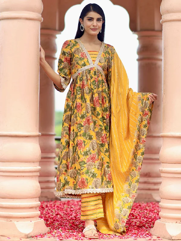 Cocktail dresses with a pleated skirt and a square necklineYellow Printed Silk Blend A-Line Kurta With Trousers & Dupatta Cocktail dresses with a pleated skirt and a square necklineYellow Printed Silk Blend A-Line Kurta With Trousers & Dupatta