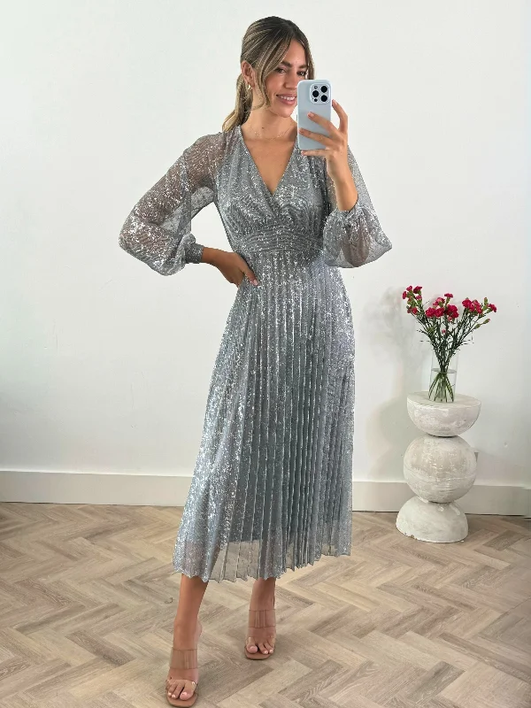 Formal dresses with ruched back panels and button - down fronts for a unique and flattering fitDannica Pleated Balloon Sleeve Maxi Dress / Silver Formal dresses with ruched back panels and button - down fronts for a unique and flattering fitDannica Pleated Balloon Sleeve Maxi Dress / Silver