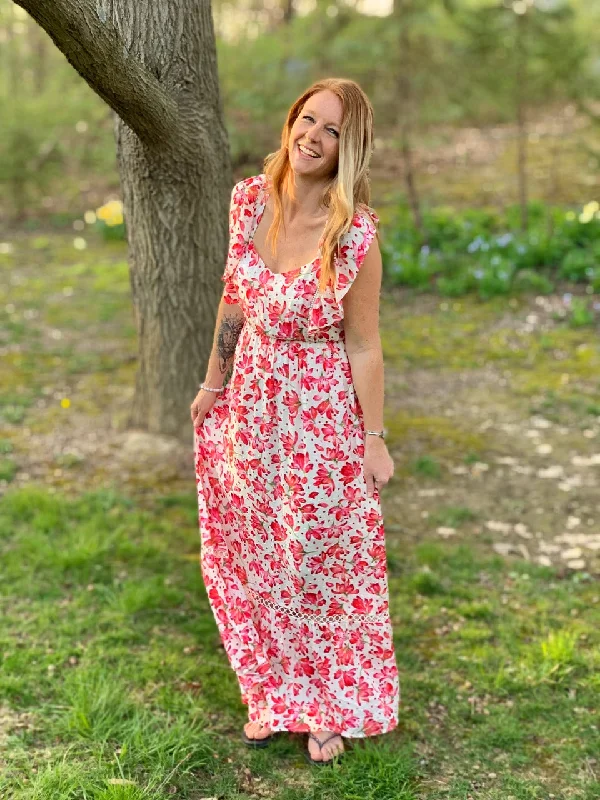 Formal dresses with halter necks and lace - up backs for a stylish promGLITTER IN THE AIR MAXI DRESS Formal dresses with halter necks and lace - up backs for a stylish promGLITTER IN THE AIR MAXI DRESS