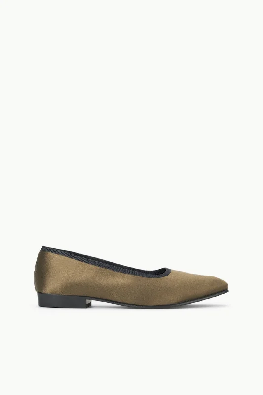 Formal dresses with halter necks and lace - up backs for a stylish promKEITH BALLET FLAT | WOODLAND