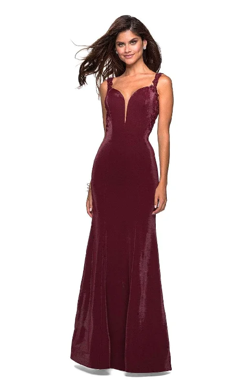 Formal dresses with empire waists and organza overlays for a feminine lookLa Femme - Deep Sweetheart Strappy Back Trumpet Gown 27474SC