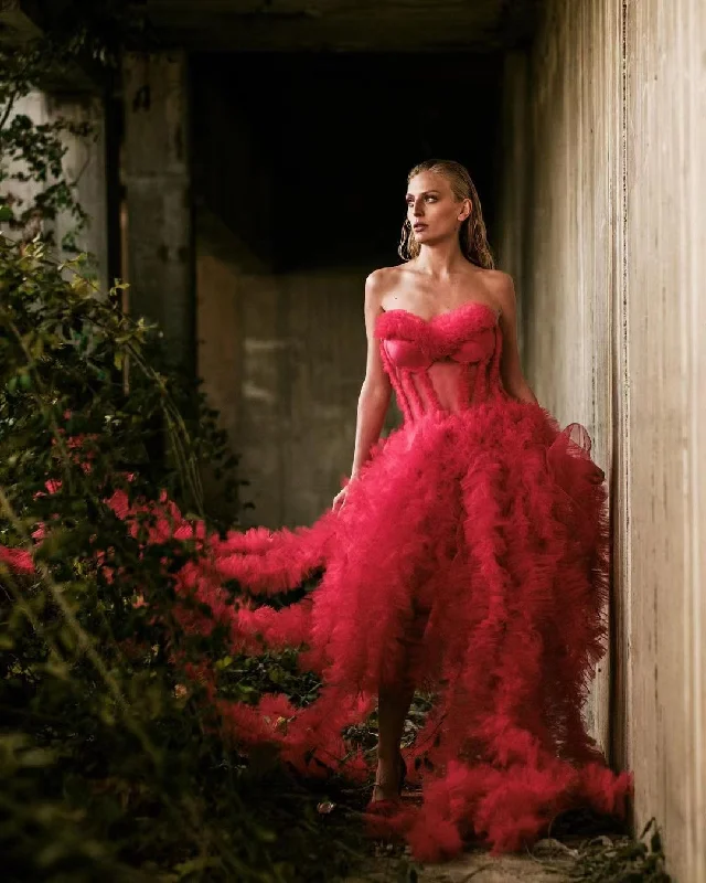 Formal dresses with tassel - adorned belts and tiered skirts for a stylish and festive formal eventLF340 Red Wedding Dress Mori Strapless Party Dress One Shoulder Temperament Sexy Prom Evening Dresses
