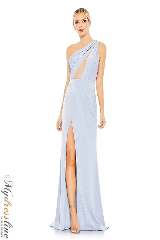 Formal dresses with button - front designs and tulle skirts for a charming prom styleMac Duggal 50668 Formal dresses with button - front designs and tulle skirts for a charming prom styleMac Duggal 50668