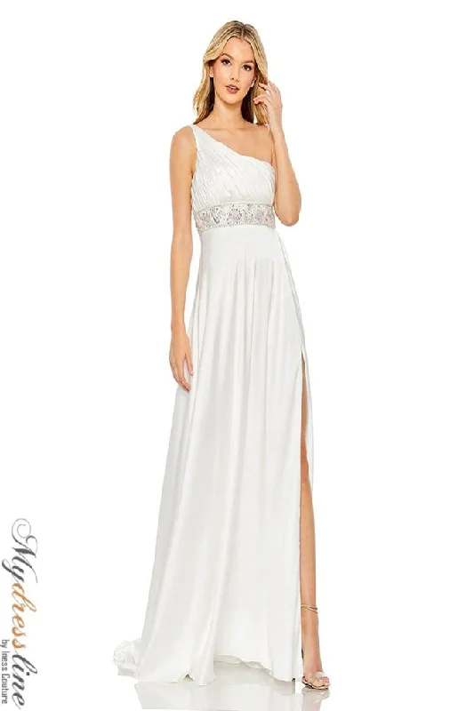 Prom dresses with pom - pom - decorated hems and cotton - blend fabrics for a playful and comfortable formal styleMac Duggal 68170