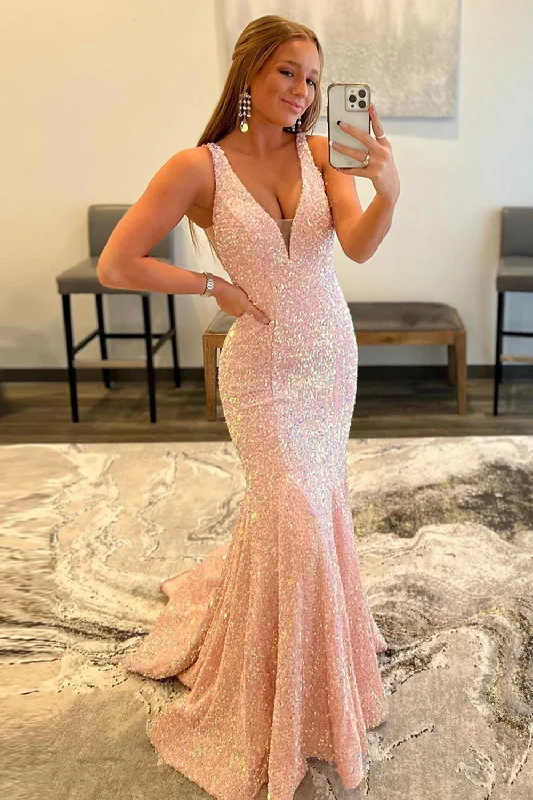Long - sleeved formal dresses in velvet for a winter formal eventPink Deep V Neck Mermaid Prom Dress