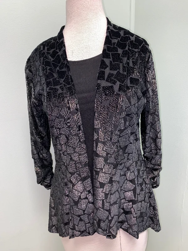 Button - down cover ups for a versatile and easy - to - wear optionAndria Lieu Twin Set Black/Gold