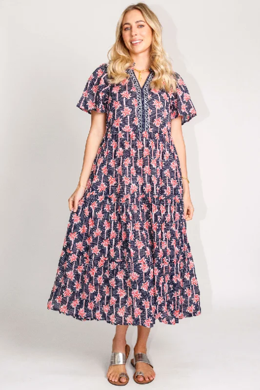 Animal - print cover ups for a bold and edgy beach styleLula Life Palm Cove Midi Dress Navy Animal - print cover ups for a bold and edgy beach styleLula Life Palm Cove Midi Dress Navy